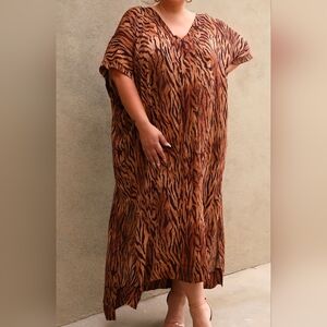 Miss Lavish...kaftan